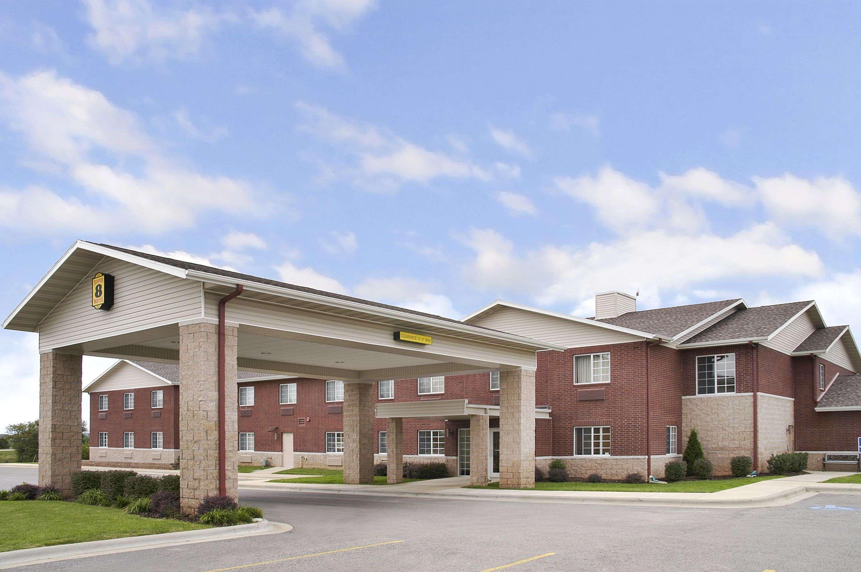 Super 8 By Wyndham Ava Motel Exterior foto