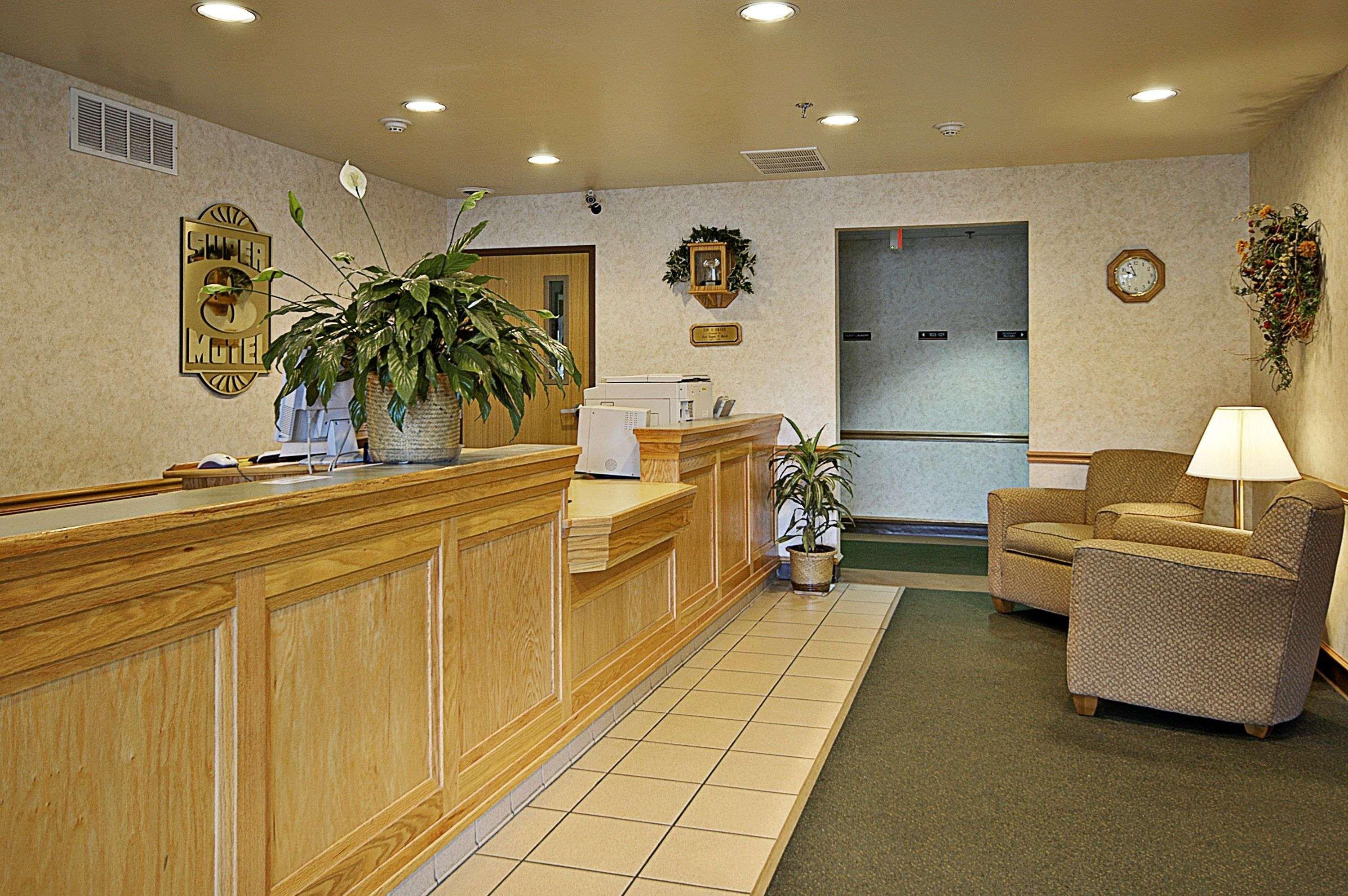 Super 8 By Wyndham Ava Motel Exterior foto